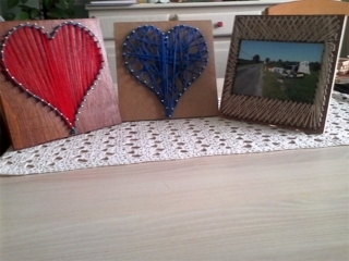 Tableau à fil et tableau à fil porte photo - Déco du bois - 10doigts.fr