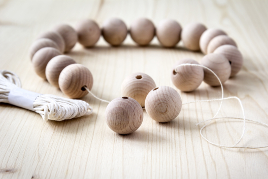 Wood Beads - Bead Materials - 10doigts.fr