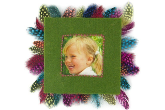 Decorated Frame with Guinea Fowl Feathers - 0 - DIY Home Decor Crafts - 10doigts.com - Handicrafts Home Decor DIY - 10doigts.fr