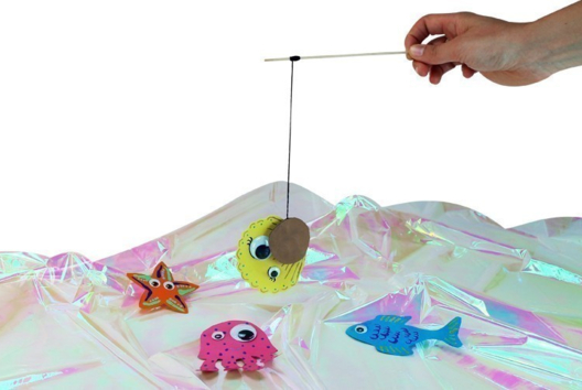 Tuto / DIY : Juego de pesca a la línea para niños - Actividades manuales alrededor de los juegos para divertirse con juegos hechos a mano - 10doigts.fr