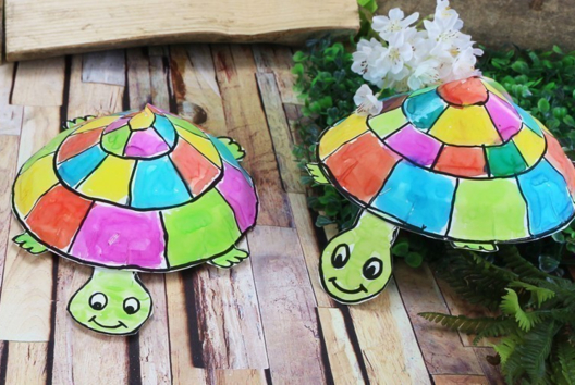 Make a Turtle with a Paper Plate - 1 - Animal Crafts: Our Creative Ideas for Children - 10doigts.com - Animal Crafts: Our Creative Ideas for Children - 10doigts.fr