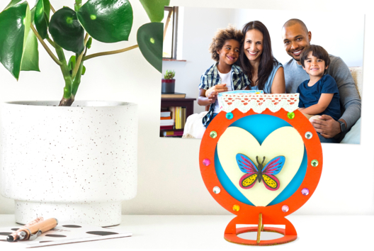 Heart Photo Holder for Mother's Day - 1 - Mother's Day Crafts - 10doigts.com - Mother's Day Crafts - 10doigts.fr