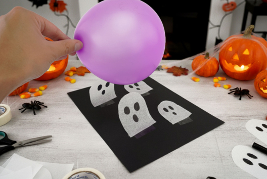 Animated Ghosts I Experience with Static Electricity - 3 - Halloween Crafts - 10doigts.com - Halloween Crafts - 10doigts.fr - 2