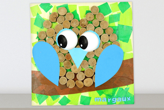 Owl Artwork with Driftwood and Tissue Paper - 3 - Arts and Crafts Activities on the Theme of Nature for Children - 10doigts.com - Arts and Crafts Activities on the Theme of Nature for Children - 10doigts.fr