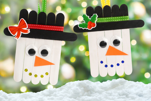 muñeco de nieve palo de madera DIY niños - Actividades manuales bricolajes de Navidad - 10doigts.fr