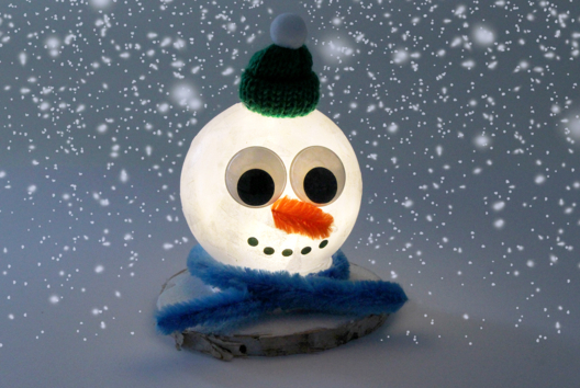 muñeco de nieve luminoso para niños - Actividades manuales de Navidad - 10doigts.fr - 2