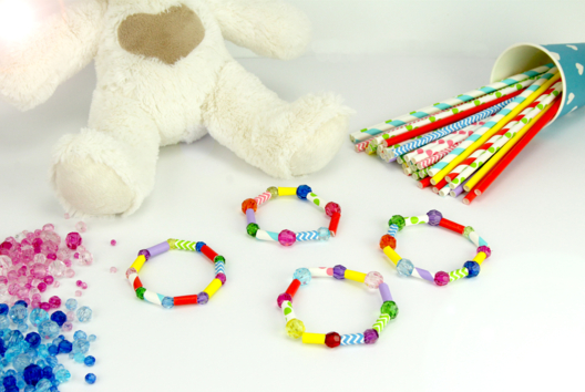 Making a Bracelet with Paper Straws - 1 - Handicrafts for Creating Your Jewelry - 10doigts.com - Handicrafts for Creating Your Jewelry - 10doigts.fr