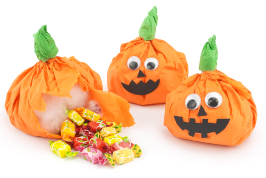 Silk Paper Pumpkins Filled with Candy - 1 - Halloween Crafts - 10doigts.com - Halloween Crafts - 10doigts.fr