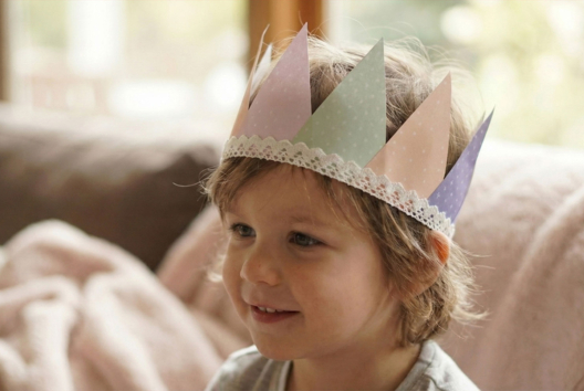 Make a Crown with Paper - 2 - Epiphany Crafts - 10doigts.com - Epiphany Crafts - 10doigts.fr - 2