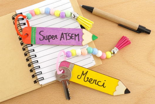 Keychain for Teacher, ATSEM, Nanny... - 1 - Craft Activities for Teachers, ATSEM, AESH, Nannies... - 10doigts.com - Craft Activities for Teachers, ATSEM, AESH, Nannies... - 10doigts.fr
