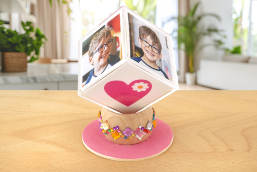 Photo Cube and Its Base - 1 - Mother's Day Crafts - 10doigts.com - Mother's Day Crafts - 10doigts.fr