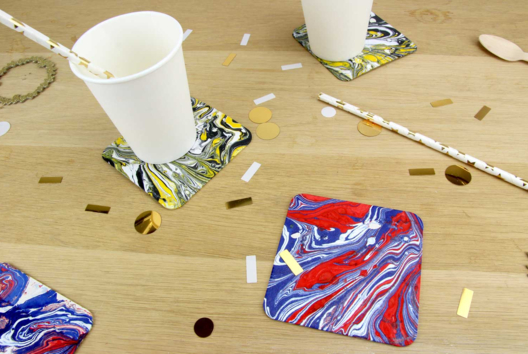 posavasos marbling cuadrado - Actividades manuales de pintura: creaciones para todas las edades y todos los deseos - 10doigts.fr