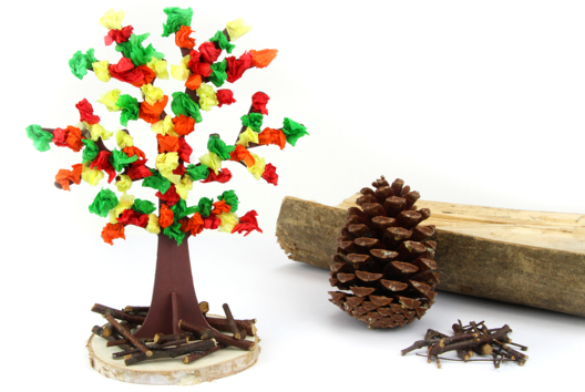 Autumn Tree with Tissue Paper - 1 - Autumn Crafts - 10doigts.com - Autumn Crafts - 10doigts.fr