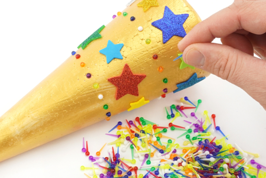 estrellas lentejuelas sobre copa - Manualidades día del padre - 10doigts.fr - 2