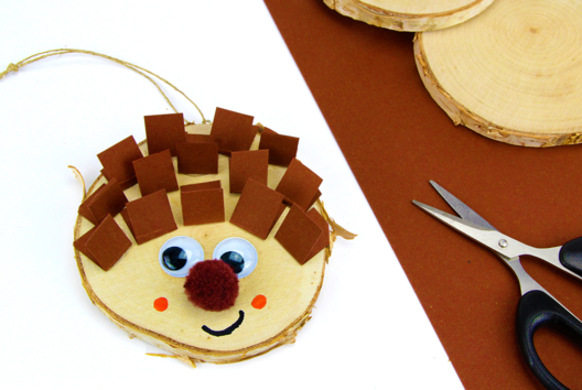 Hedgehog with a Log - 1 - Autumn Crafts - 10doigts.com - Autumn Crafts - 10doigts.fr