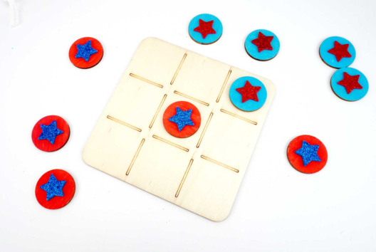 The Duel: Customizable Tic-Tac-Toe Game - 2 - Handicrafts Around Games to Enjoy Homemade Games - 10doigts.com - Handicrafts Around Games to Enjoy Homemade Games - 10doigts.fr - 2