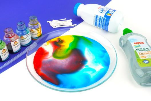 Magic Milk - Easy Experiment for Kids - 1 - Creative Activities to Learn Colors - 10doigts.com - Creative Activities to Learn Colors - 10doigts.fr
