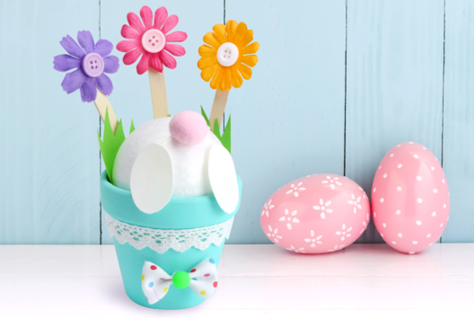 Bunny Bottom in a Flower Pot - 2 - DIY Easter Crafts - 10doigts.com - DIY Easter Crafts - 10doigts.fr