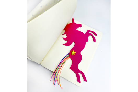 Unicorn Bookmark - 2 - Craft Activities for All Ages: Gluing and Folding - 10doigts.com - Craft Activities for All Ages: Gluing and Folding - 10doigts.fr - 2
