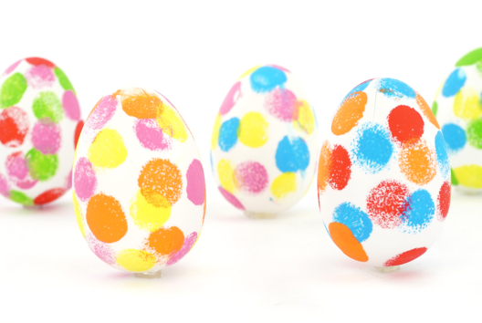 Decorating Easter Eggs with Finger Stamps - 1 - DIY Easter Crafts - 10doigts.com - DIY Easter Crafts - 10doigts.fr