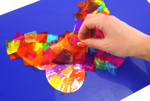 peinture papion crépon printemps - Spring Crafts - 10doigts.fr - 2