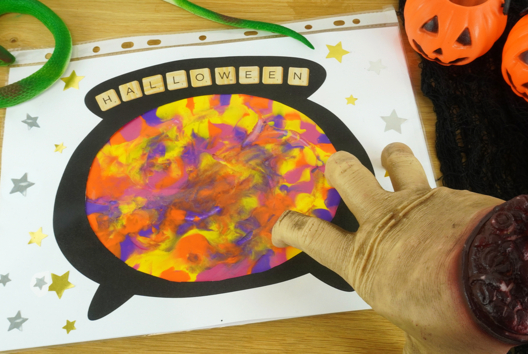 Pintura limpia Halloween Caldero - Actividades manuales Halloween - 10doigts.fr - 2