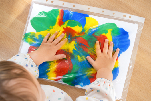 peinture propre pour bébé comment ça marche - Craft Activities Painting: Creations for All Ages and All Desires - 10doigts.fr