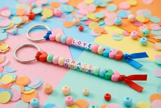 Payaso de purpurina - Actividades manuales para fabricar tus llaveros - 10doigts.fr