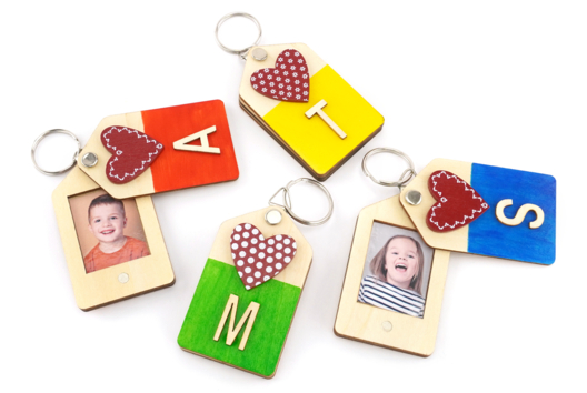 Photo Keyring with Initial - 1 - Mother's Day Crafts - 10doigts.com - Mother's Day Crafts - 10doigts.fr