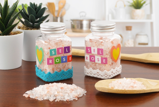 regalo de DIY de tarro de sal rosa - Manualidades día de la madre - 10doigts.fr