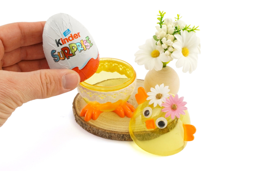 DIY Kinder Surprise chick for Easter - DIY Easter Crafts - 10doigts.fr - 2