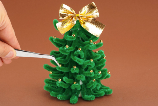 Pipe Cleaner Christmas Tree - 1 - Christmas Crafts - 10doigts.com - Christmas Crafts - 10doigts.fr