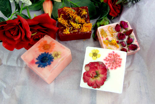 Dried Flower Soaps - 1 - Mother's Day Crafts - 10doigts.com - Mother's Day Crafts - 10doigts.fr