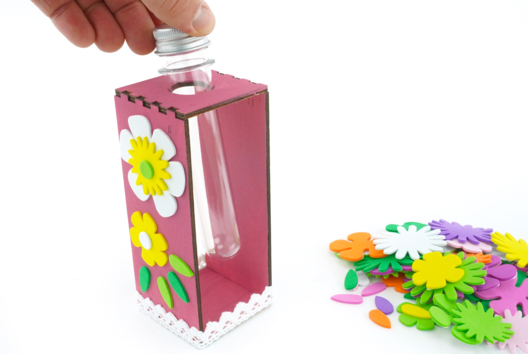 Mother's Day Bud Vase - 2 - Mother's Day Crafts - 10doigts.com - Mother's Day Crafts - 10doigts.fr - 2