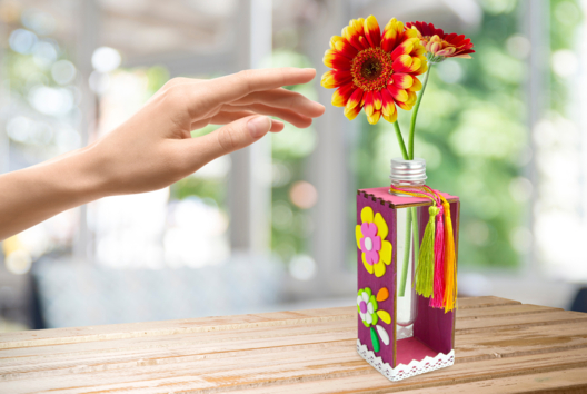 Mother's Day Bud Vase - 1 - Mother's Day Crafts - 10doigts.com - Mother's Day Crafts - 10doigts.fr