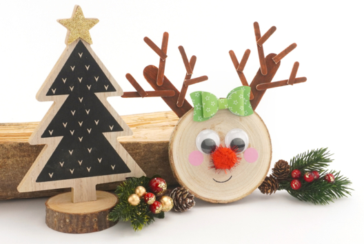 suspensión reno tronco madera navidad - Actividades manuales decoraciones del árbol de Navidad - 10doigts.fr