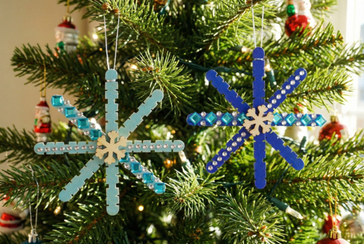 Snowflakes to Hang on the Christmas Tree - 3 - Christmas Craft Activities - 10doigts.com - Christmas Craft Activities - 10doigts.fr - 2