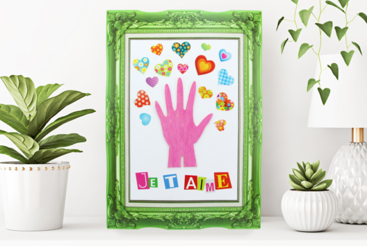 Mother's Day Hand and Hearts Canvas - 2 - Mother's Day Crafts - 10doigts.com - Mother's Day Crafts - 10doigts.fr - 2