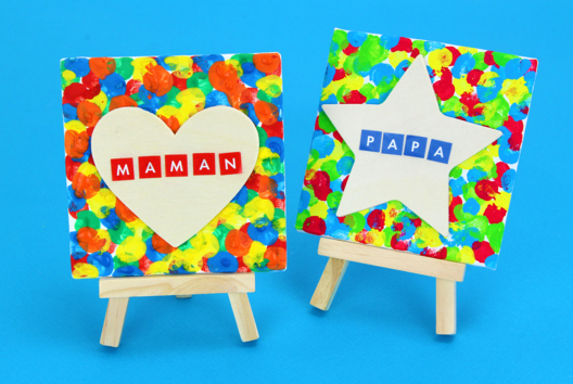 Easel Painting with Finger Paints - 4 - Craft Activities Painting: Creations for All Ages and All Desires - 10doigts.com - Craft Activities Painting: Creations for All Ages and All Desires - 10doigts.fr - 2