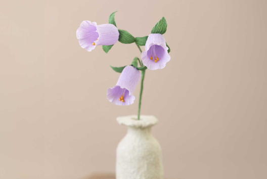 Crepe Paper Violets - 3 - Flower Crafts: Creations Inspired by Nature and the Seasons - 10doigts.com - Flower Crafts: Creations Inspired by Nature and the Seasons - 10doigts.fr - 2