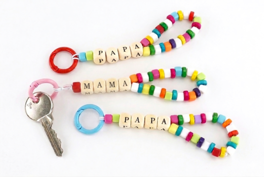 llavero fiesta de padres e hijos regalo - Actividades manuales para fabricar tus llaveros - 10doigts.fr - 2