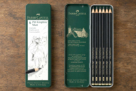 Castell 9000 Graphite Pencils, Metal Box of 6 (HB to 8B) - Crayons graphite et mines pour le dessin - 10doigts.fr