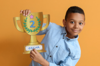Grandes trofeos personalizables - 6 trofeos - Formas y dibujos para colorear - 10doigts.fr