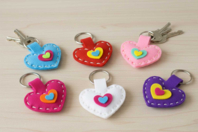 Felt Heart Keychain Kit - 6 Pieces - 1 - Sewing Kits - 10doigts.com - Sewing Kits - 10doigts.fr