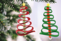 kit suspensiones 12 árboles - Kits creativos de Navidad para los niños - 10doigts.fr