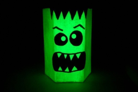 portalápices fosforescente - Actividades manuales Halloween – 10doigts.fr
