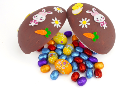 Surprise Egg Filled with Chocolates - 3 - DIY Easter Crafts - 10doigts.com - DIY Easter Crafts – 10doigts.fr