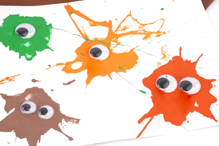 Little Monsters to Smash (Splat Painting) - 3 - Halloween Crafts - 10doigts.com - Halloween Crafts – 10doigts.fr