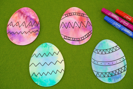 transferencia de acuarela huevo pascua manualidades fáciles - Actividades manuales de dibujo: tutoriales adaptados desde la más tierna edad – 10doigts.fr