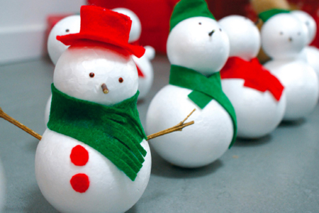 muñeco de nieve de fieltro - Hojas de fieltro – 10doigts.fr
